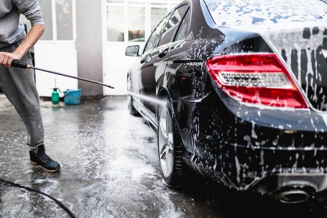 Difference between car washing and car detailing