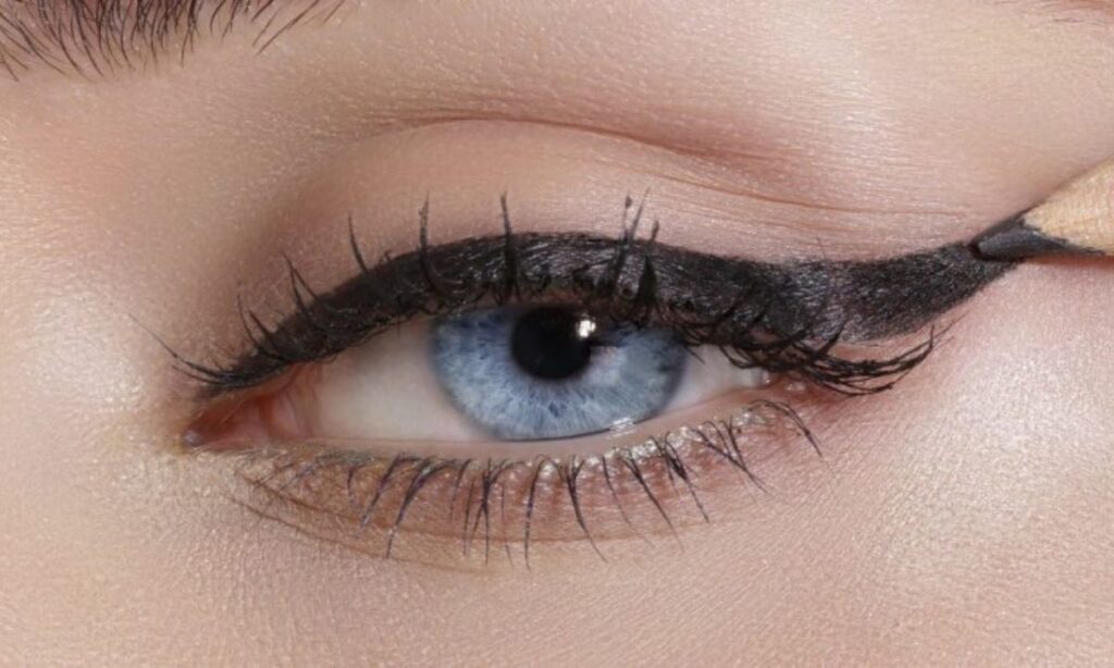 Choosing the Right Eyeliner Color: Your Eye Liner Best Match