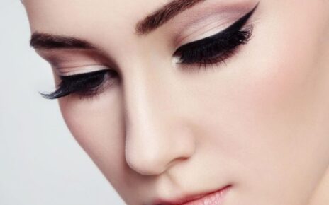 5 Easy Eyeliner Hacks to Master the Perfect Wing