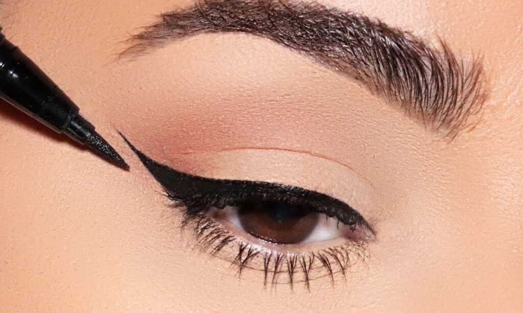 The Perfect Wing Shape: Your Guide to Eye Liner Best Wings